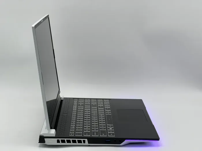 Ноутбук Eluktronics PROMETHEUS XVI G2, i7-13700HX, 32 GB, 2048 GB, NVIDIA GeForce RTX 4080, 2560x1600, IPS [SH2601105] БУ - зображення 2