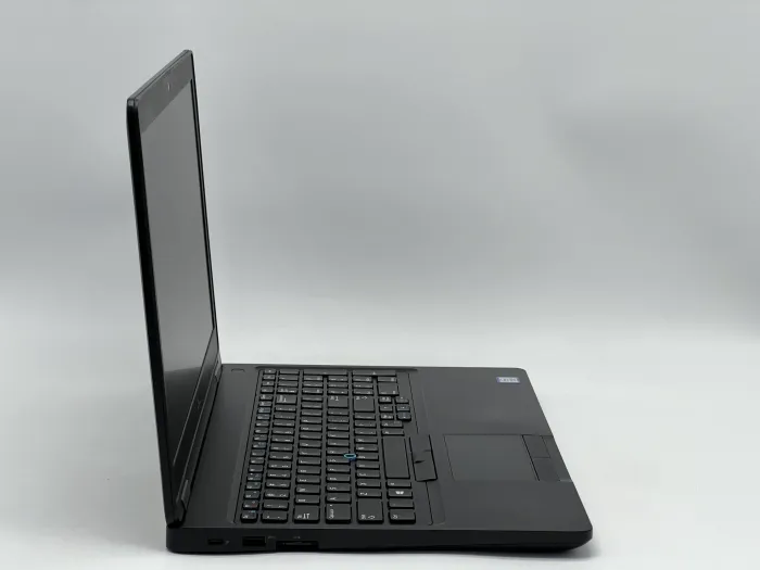 Ноутбук Dell Latitude 5590, i5-7300U, 8 GB, 120 GB, Intel HD Graphics 620, 1366x768, TN [SH2605887] БУ - зображення 2