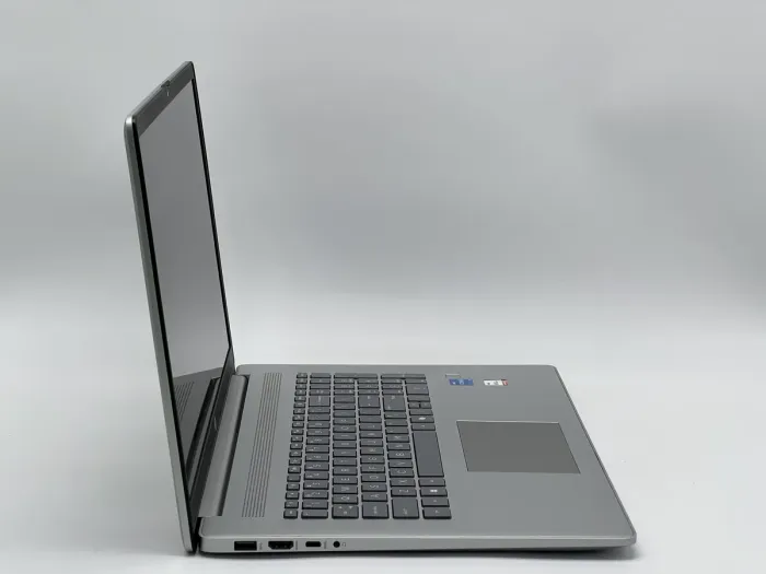 Ноутбук HP Laptop 17-c3000, I5-1334U, 16 GB, 240 GB, Intel UHD Graphics, 1600x900, TN [SH2603324] БУ - зображення 2