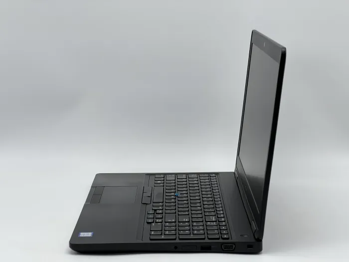 Ноутбук Dell Latitude 5590, i5-7300U, 8 GB, 120 GB, Intel HD Graphics 620, 1366x768, TN [SH2605877] БУ - зображення 3