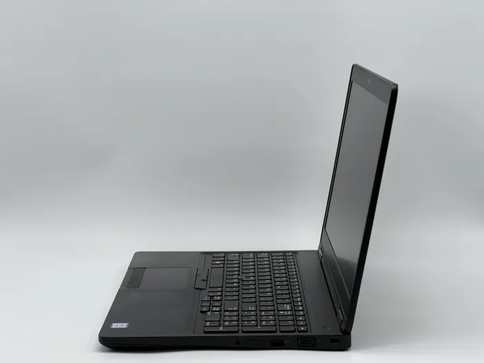 Ноутбук Dell Latitude 5590, i5-7300U, 8 GB, 120 GB, Intel HD Graphics 620, 1366x768, TN [SH2605897] БУ - зображення 3