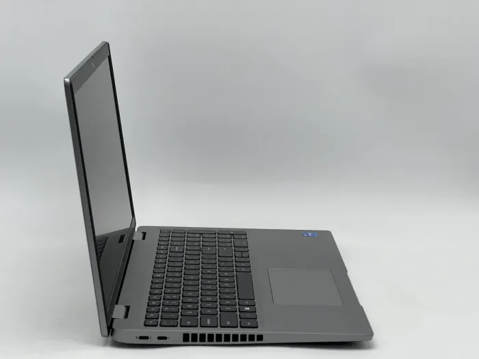 Ноутбук Dell Latitude 5520, i5-1135G7, 16 GB, 240 GB, Intel Iris Xe Graphics, 1920x1080, IPS [SH26061130] БУ - зображення 2