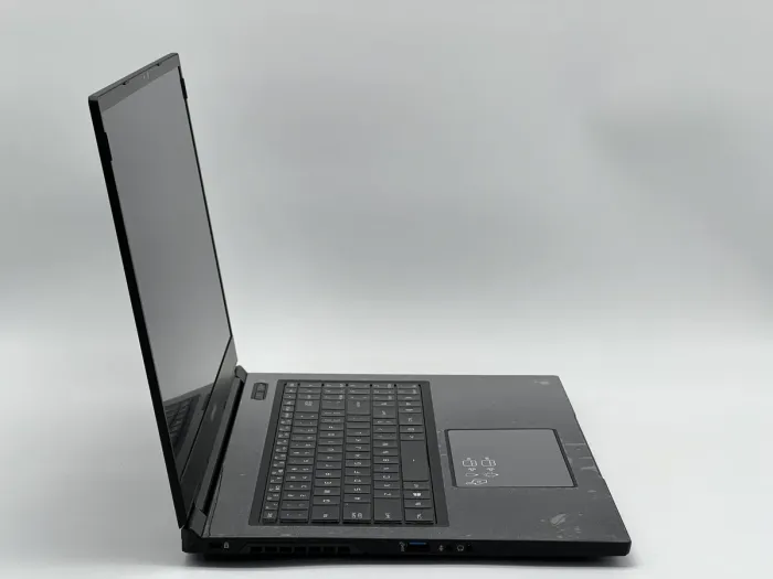 Ноутбук CyberPowerPC Tracer V EDGE I17E, i9-11900H, 32 GB, 960 GB, NVIDIA GeForce RTX 3080, 2560x1440, IPS [SH26021795] БУ - зображення 2