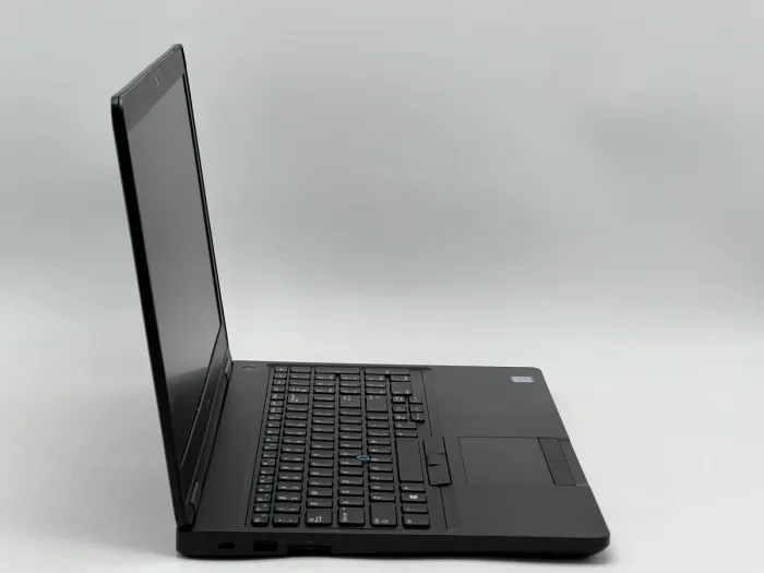 Ноутбук Dell Latitude 5590, i5-7300U, 8 GB, 120 GB, Intel HD Graphics 620, 1366x768, TN [SH26061019] БУ - зображення 2